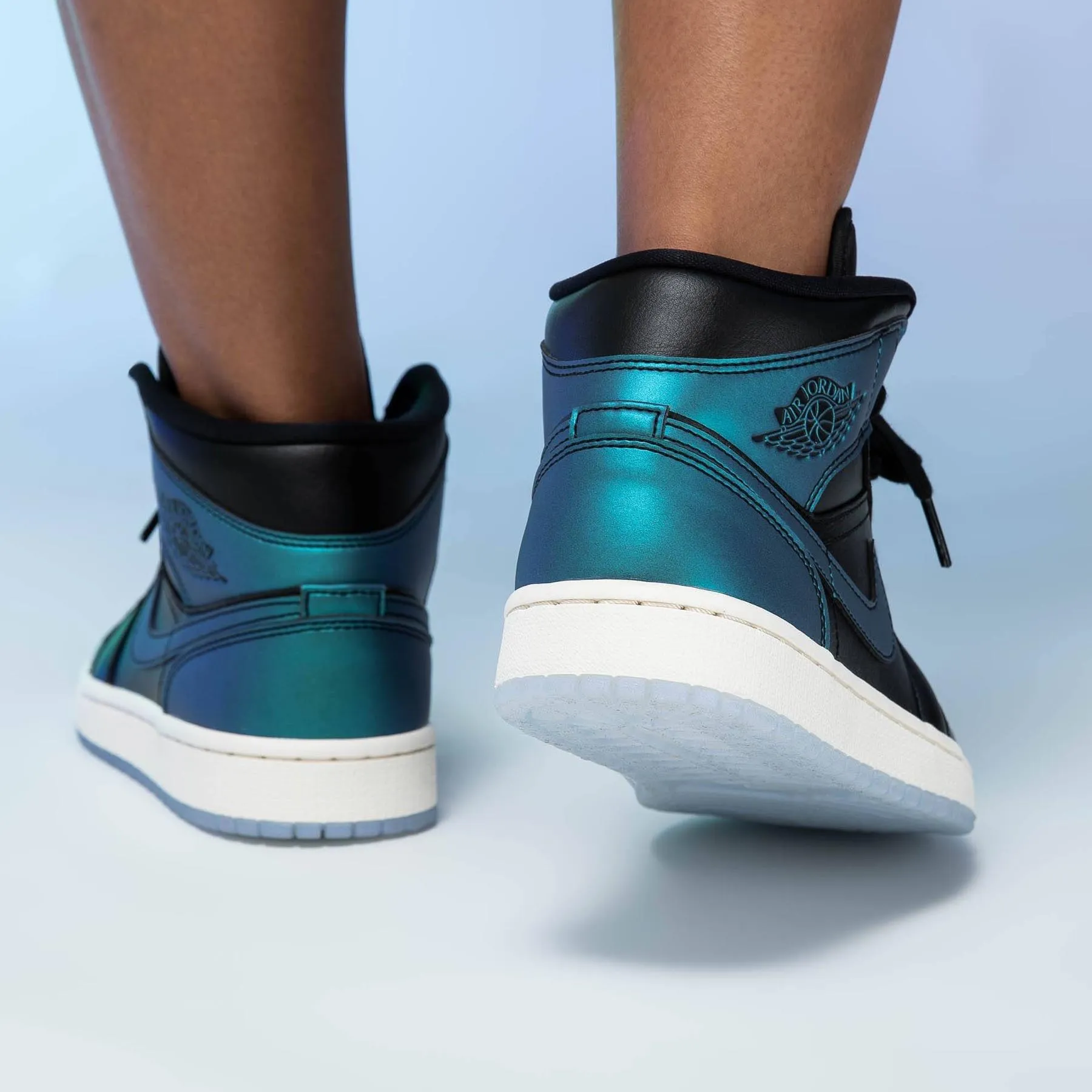 Air Jordan 1 Mid Wmns 'Metallic Turquoise'