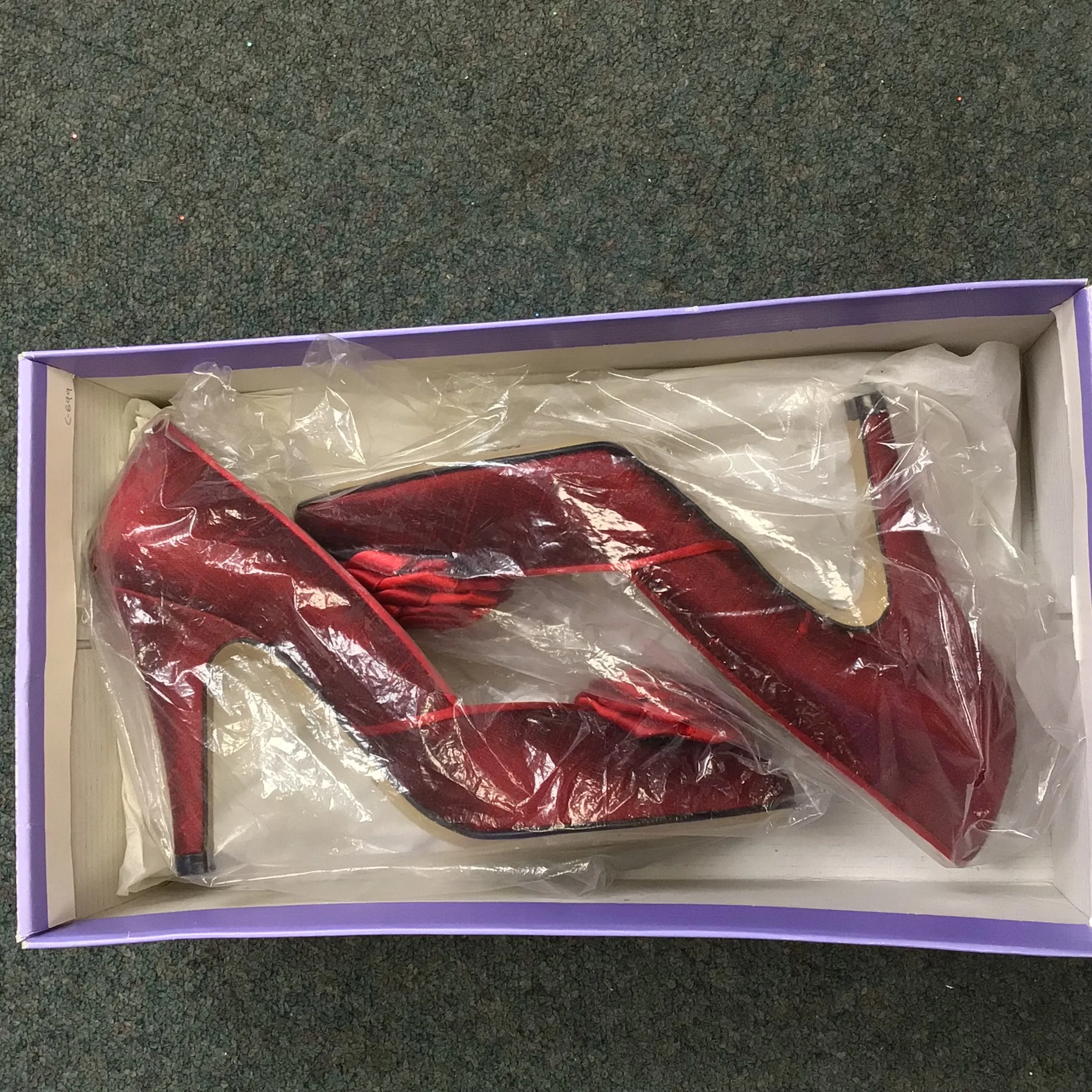 BNIB Helen Bateman Dolly Rose Ruby Red Heeled Shoes Size 35