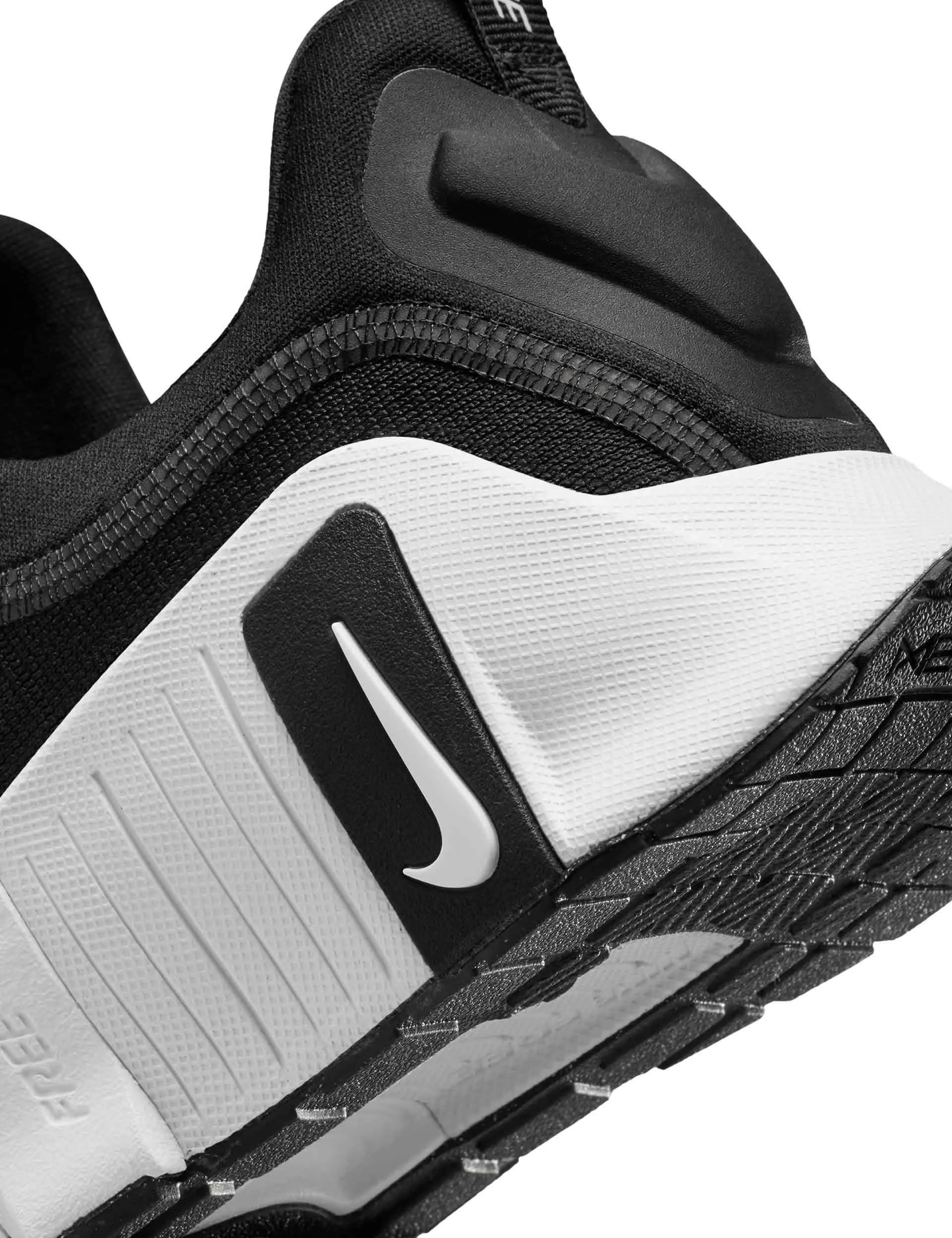 Free Metcon 6 Shoes - Black/White