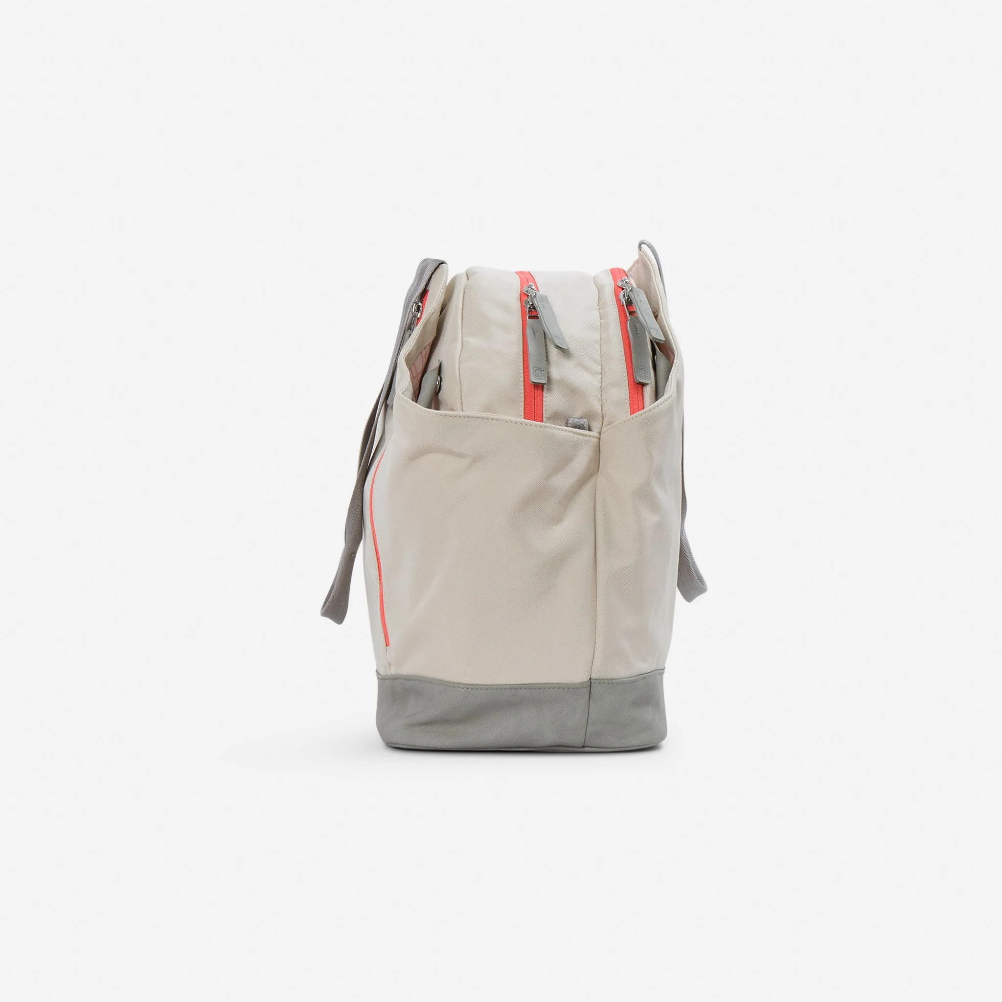 London Tennis Duffel / Tote