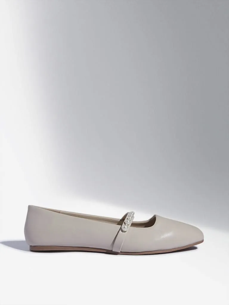 LUNA BLU Light Beige Pearlescent Mary Jane Shoes